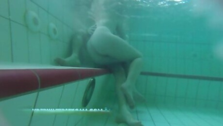 This Lady Is A Fan Of Underwater Jet Massage