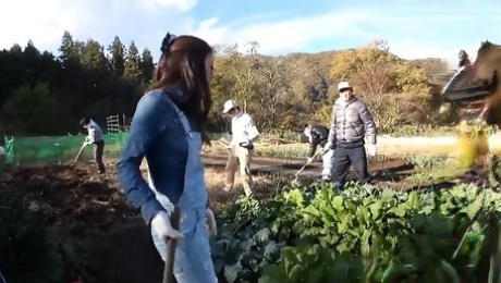 Maki Hojo enjoys oudoor sex life with farmer