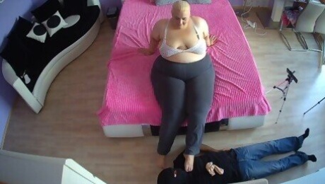 Worshiping The Feet Of A SSBBW MILF