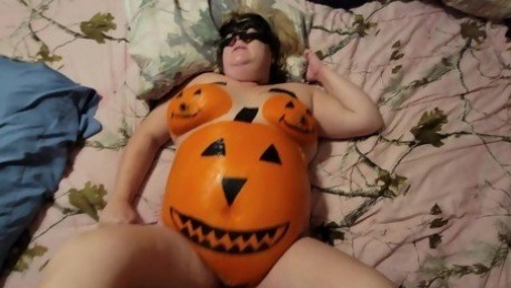 Sexy pregnant pumpkin squirting on big cock