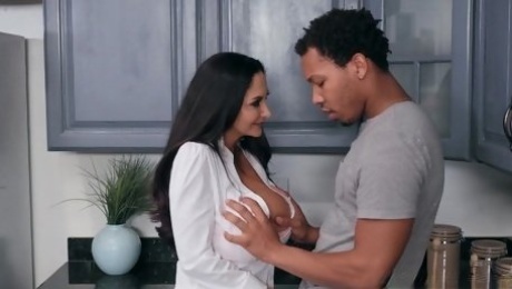 Black Guy Touches Gigantic Breasts Of Nymphomaniac MILF